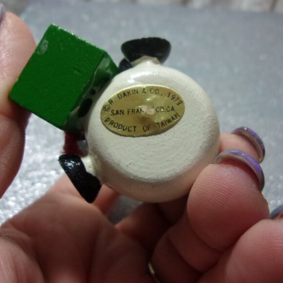 HXS-113 VINTAGE SET OF 4 R. DAKIN FUN FARM WOODEN ANIMAL CHRISTMAS ORNAMENTS - Picture 4 of 14